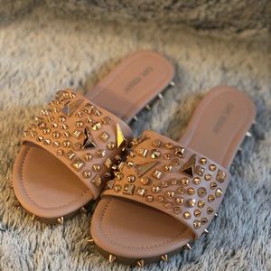 Ultimate Edgy Sandal, Nude